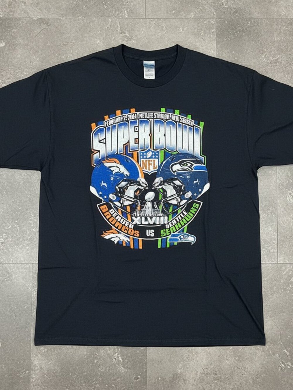 Super Bowl XLVIII Graphic T-Shirt – Denver Broncos vs Seattle Seahawks NFL